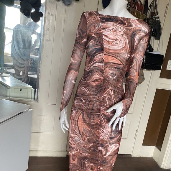 SHADES OF BLOND - Picture 1 of 7